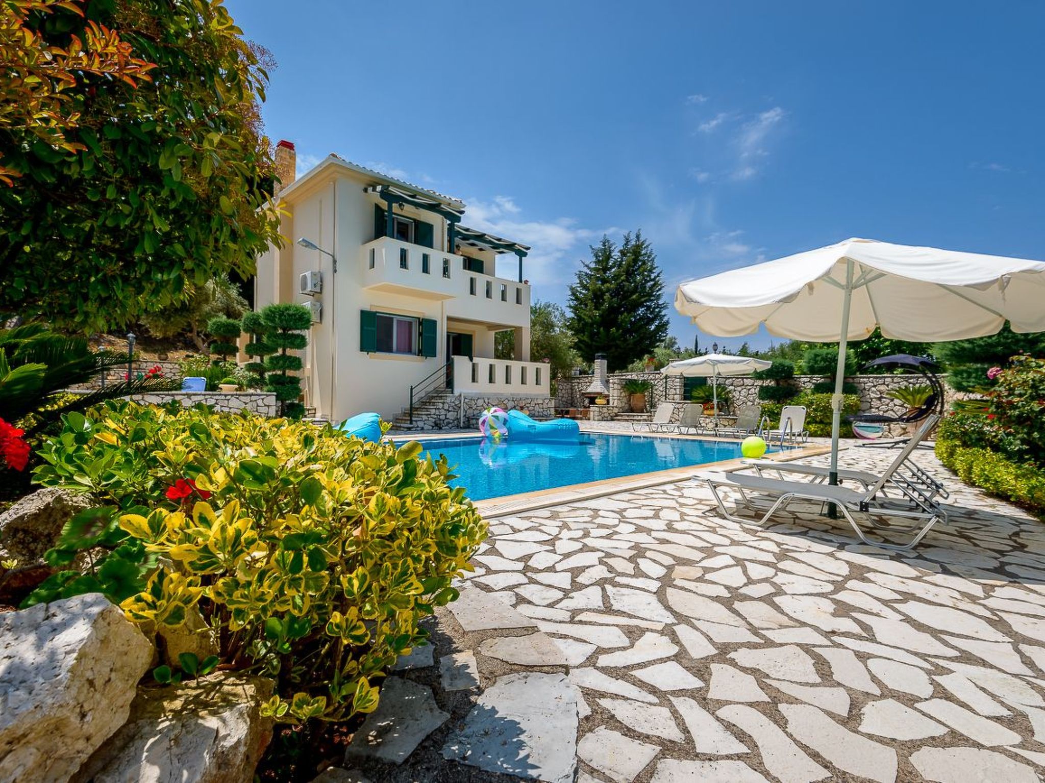 Zwei Villen mit privatem Pool, Aussicht, sehr nah an den Stränden