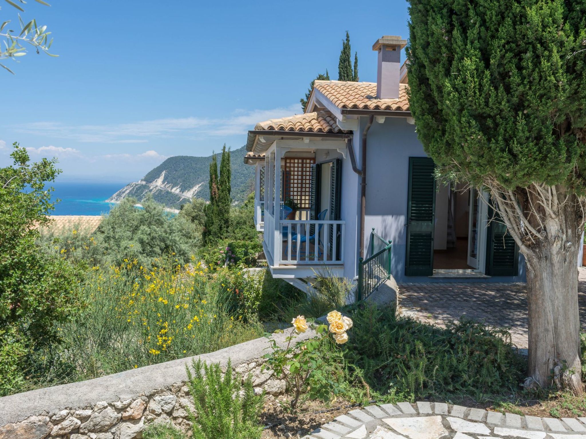 Villa mit Pool und majestätischem Meerblick-Binnen