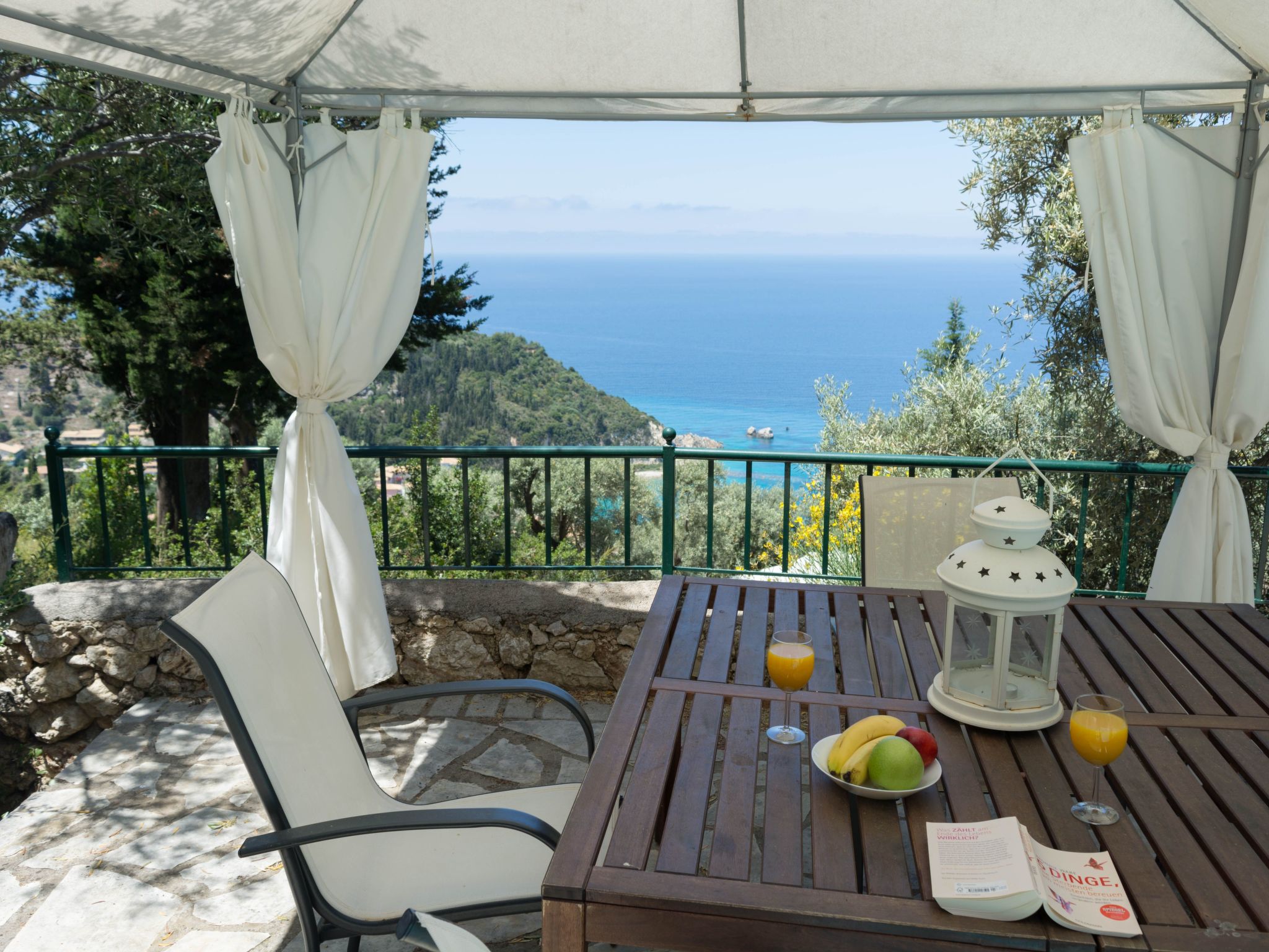 Villa mit Pool und majestätischem Meerblick-Binnen