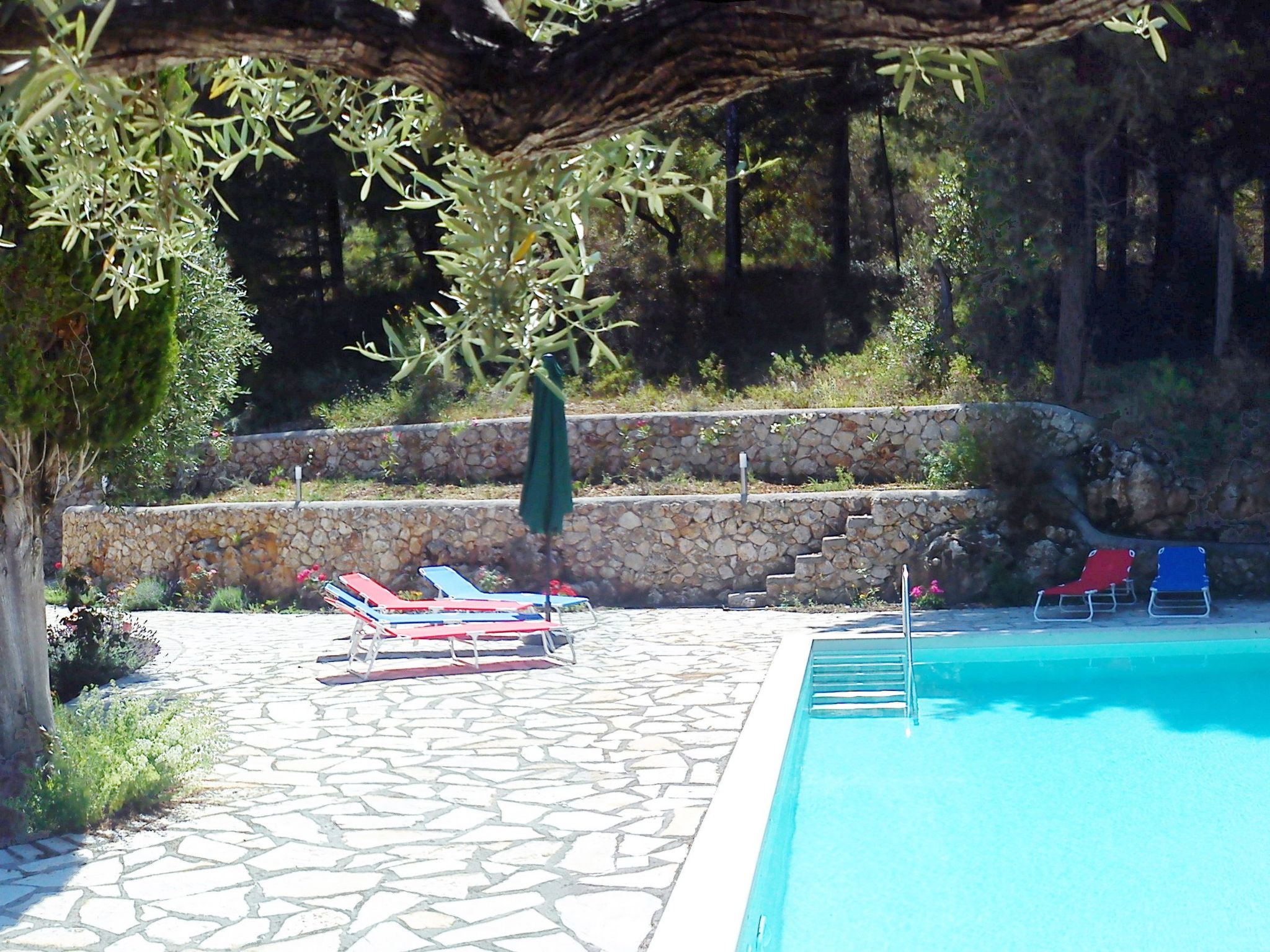 Villa mit Pool und majestätischem Meerblick-Binnen