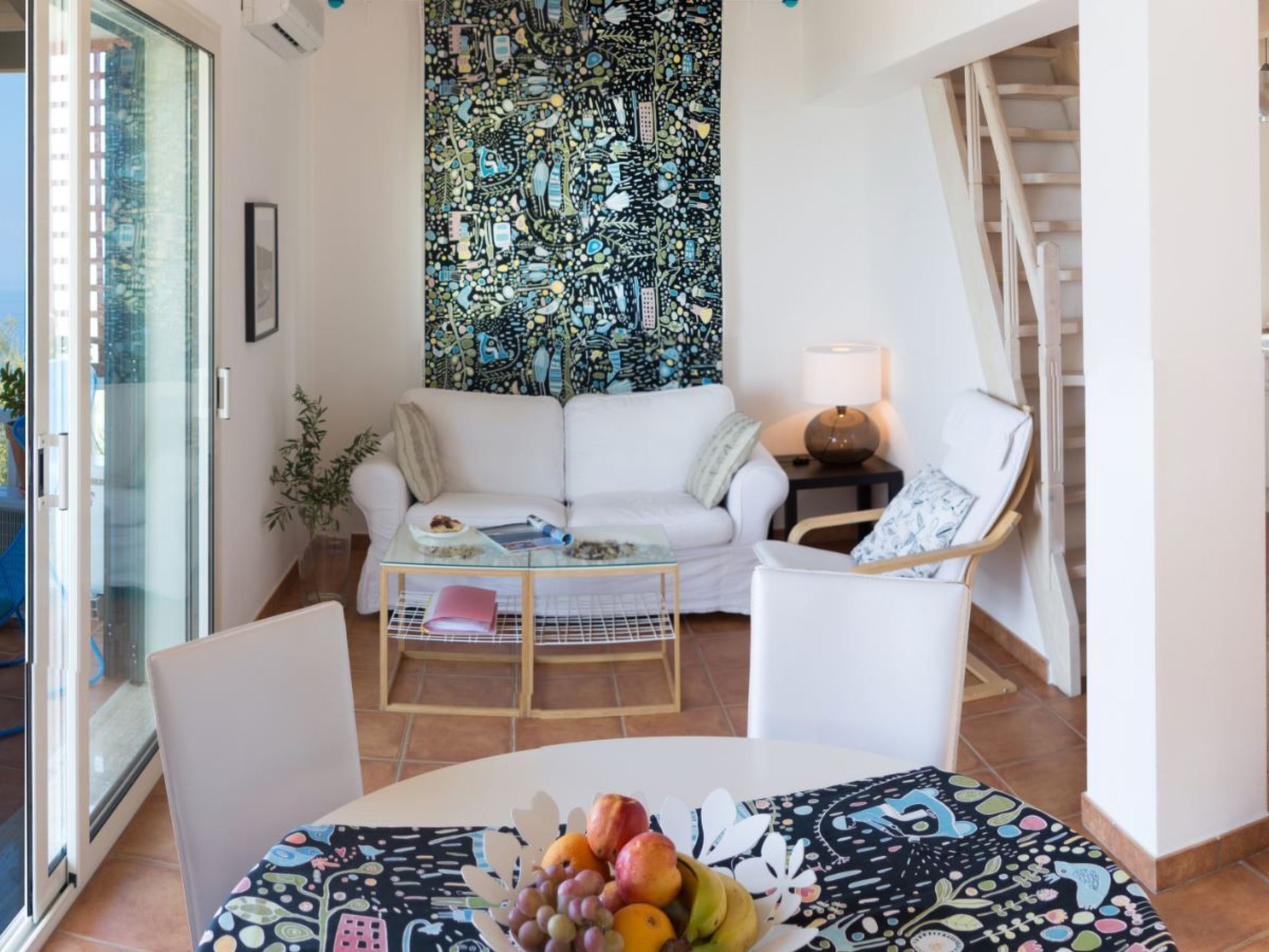 Villa mit Pool und majestätischem Meerblick-Binnen