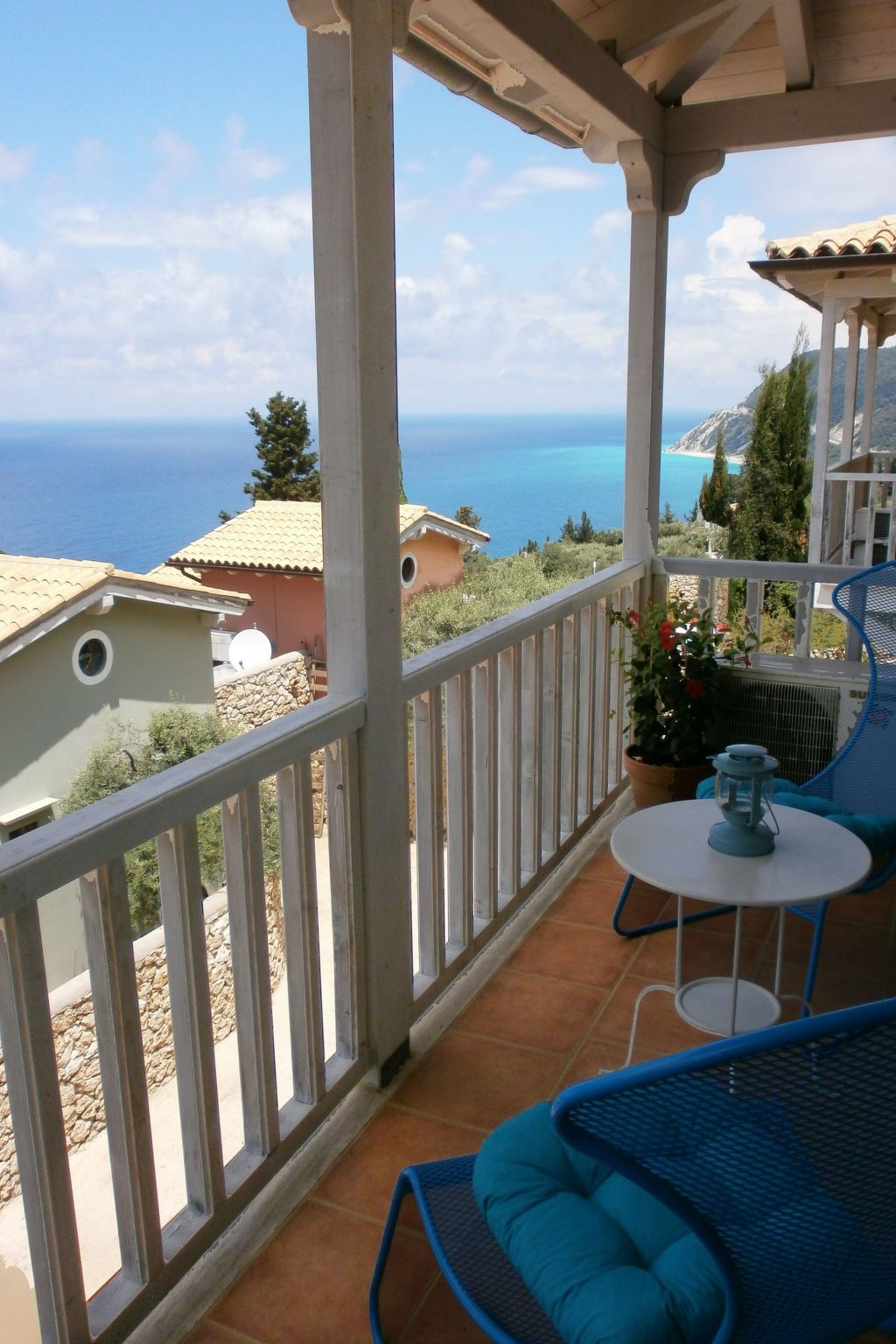 Villa mit Pool und majestätischem Meerblick-Binnen