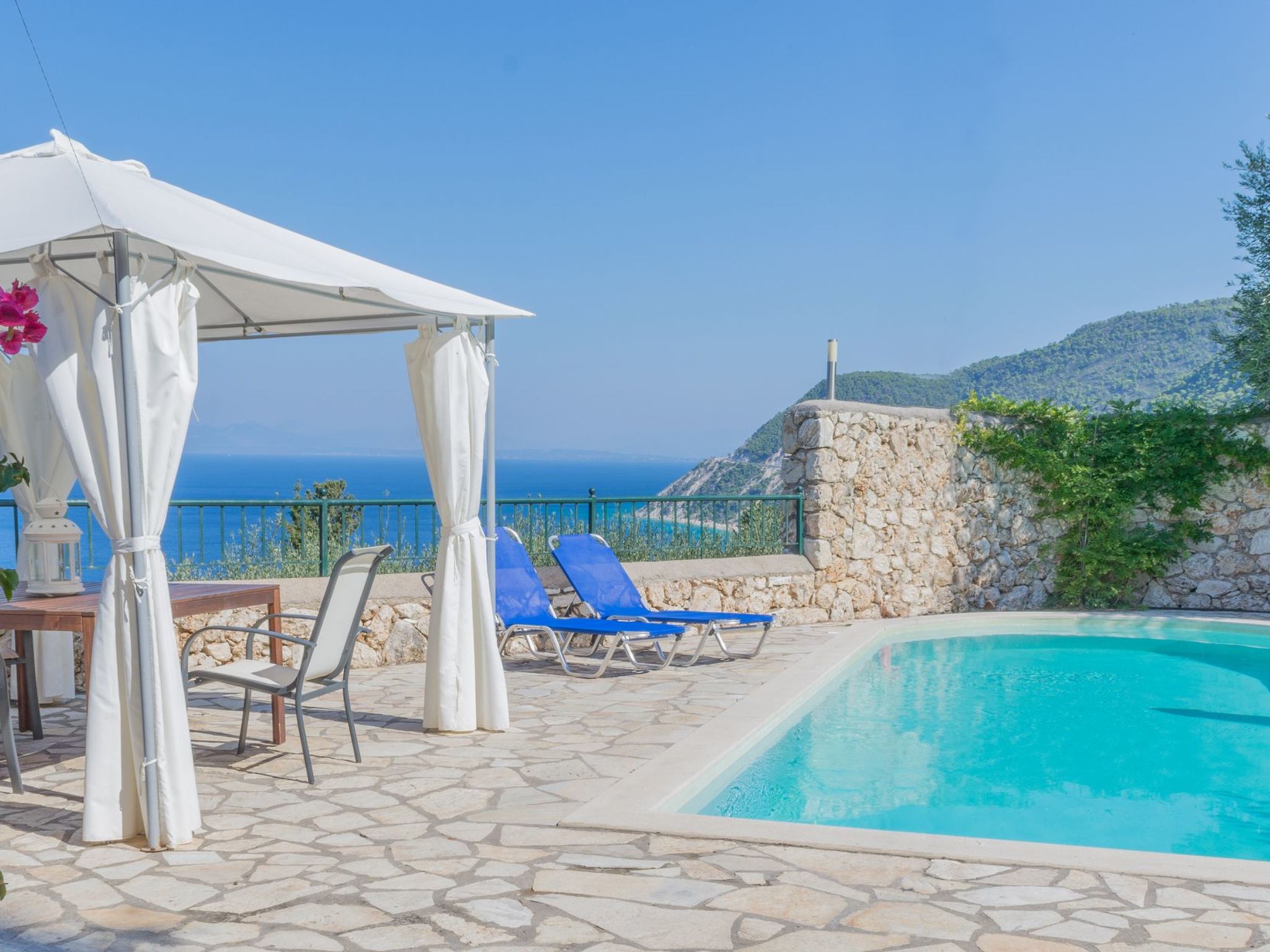 Villa Spiaggia Dorata mit privatem Pool-Binnen