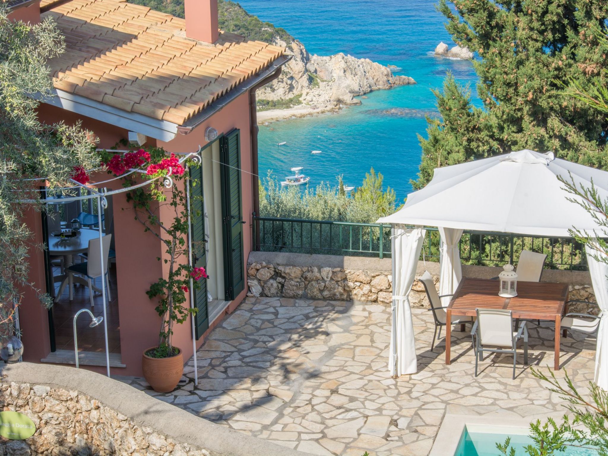 Villa Spiaggia Dorata mit privatem Pool-Binnen