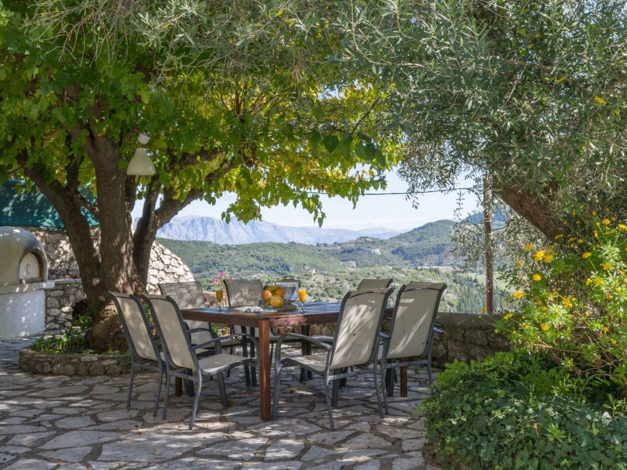 Das alte Haus und Gästehaus-Buiten