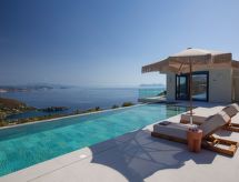 Ferienvilla "Yoni Villa" mit Infinity Pool