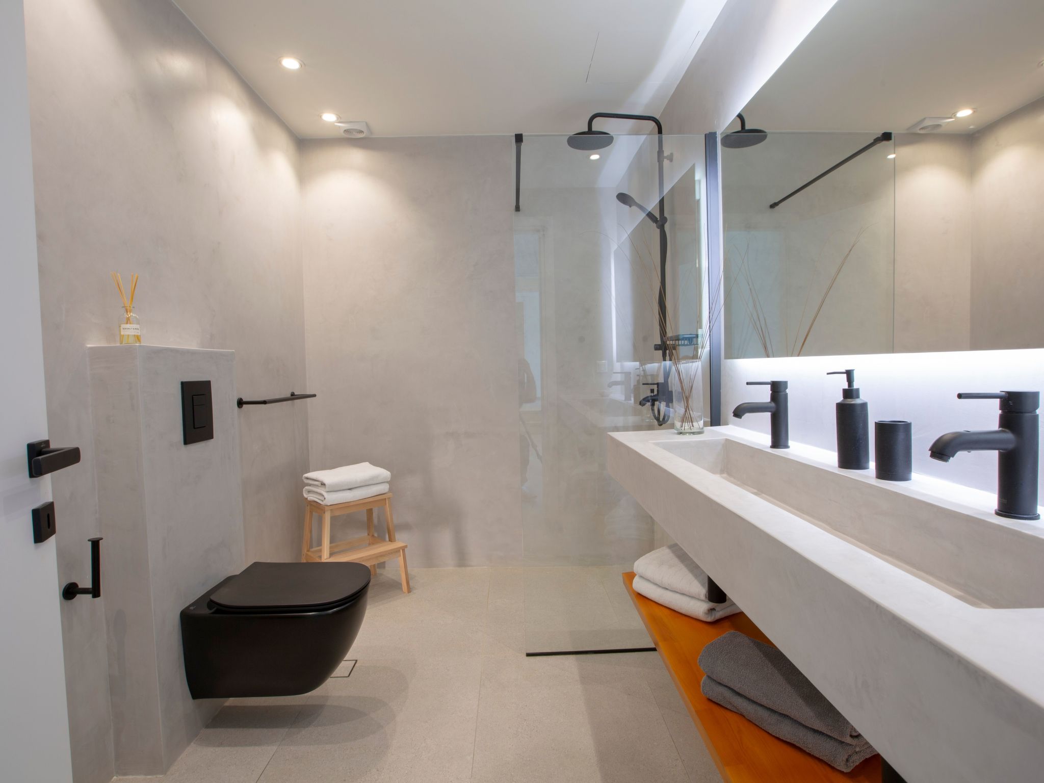 Ferienvilla "Yoni Villa" mit Infinity Pool-Binnen