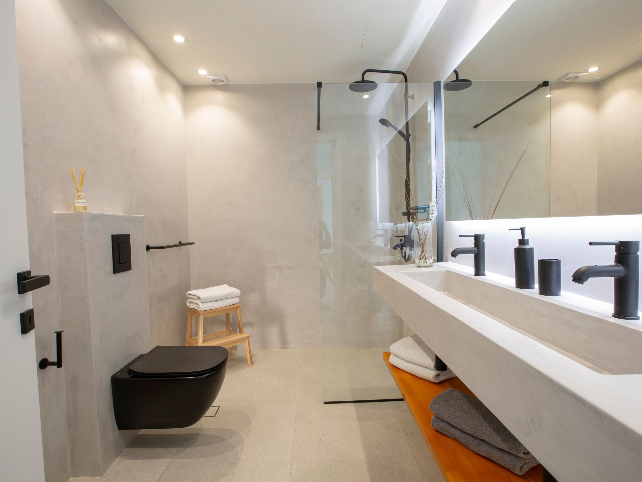 Ferienvilla "Yoni Villa" mit Infinity Pool-Binnen