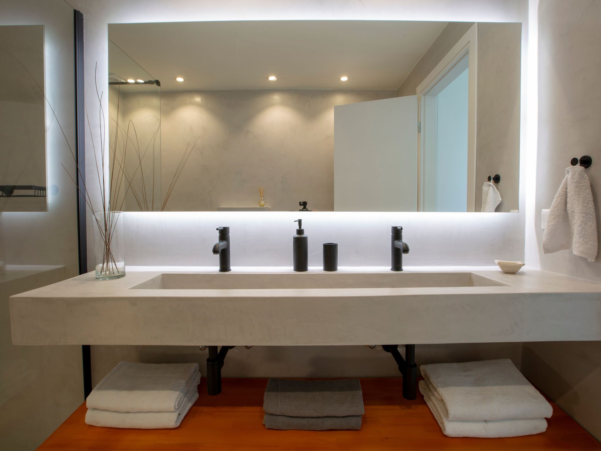 Ferienvilla "Yoni Villa" mit Infinity Pool-Binnen