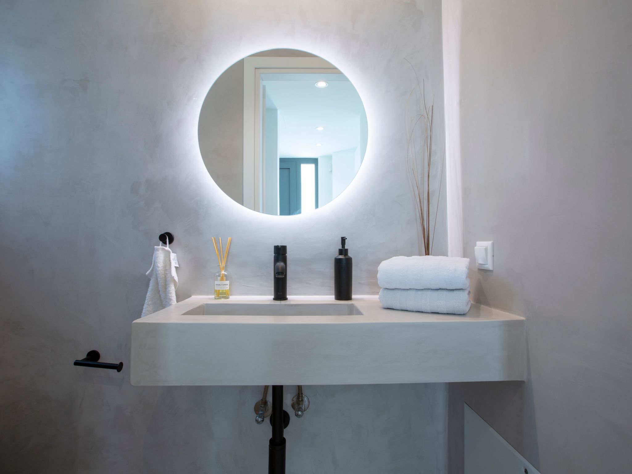 Ferienvilla "Yoni Villa" mit Infinity Pool-Binnen