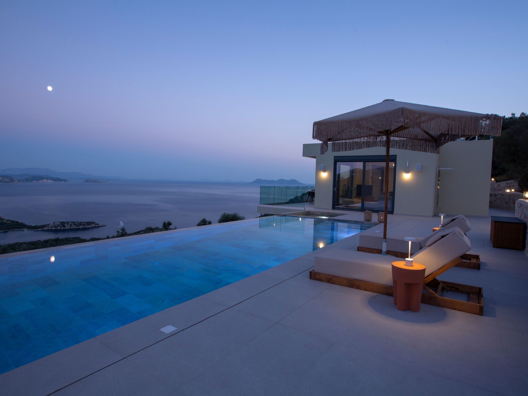 Ferienvilla "Yoni Villa" mit Infinity Pool-Binnen