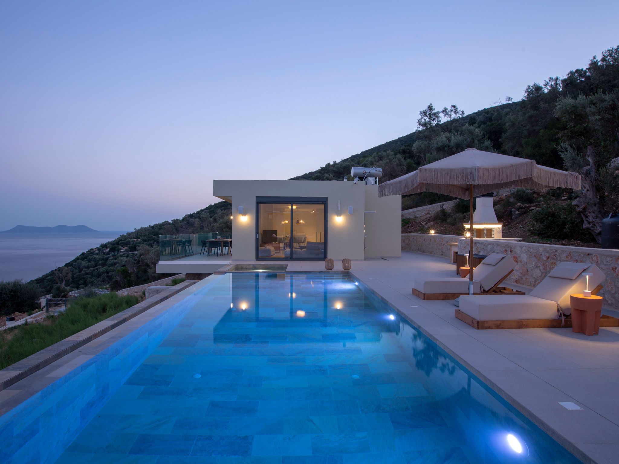 Ferienvilla "Yoni Villa" mit Infinity Pool-Binnen