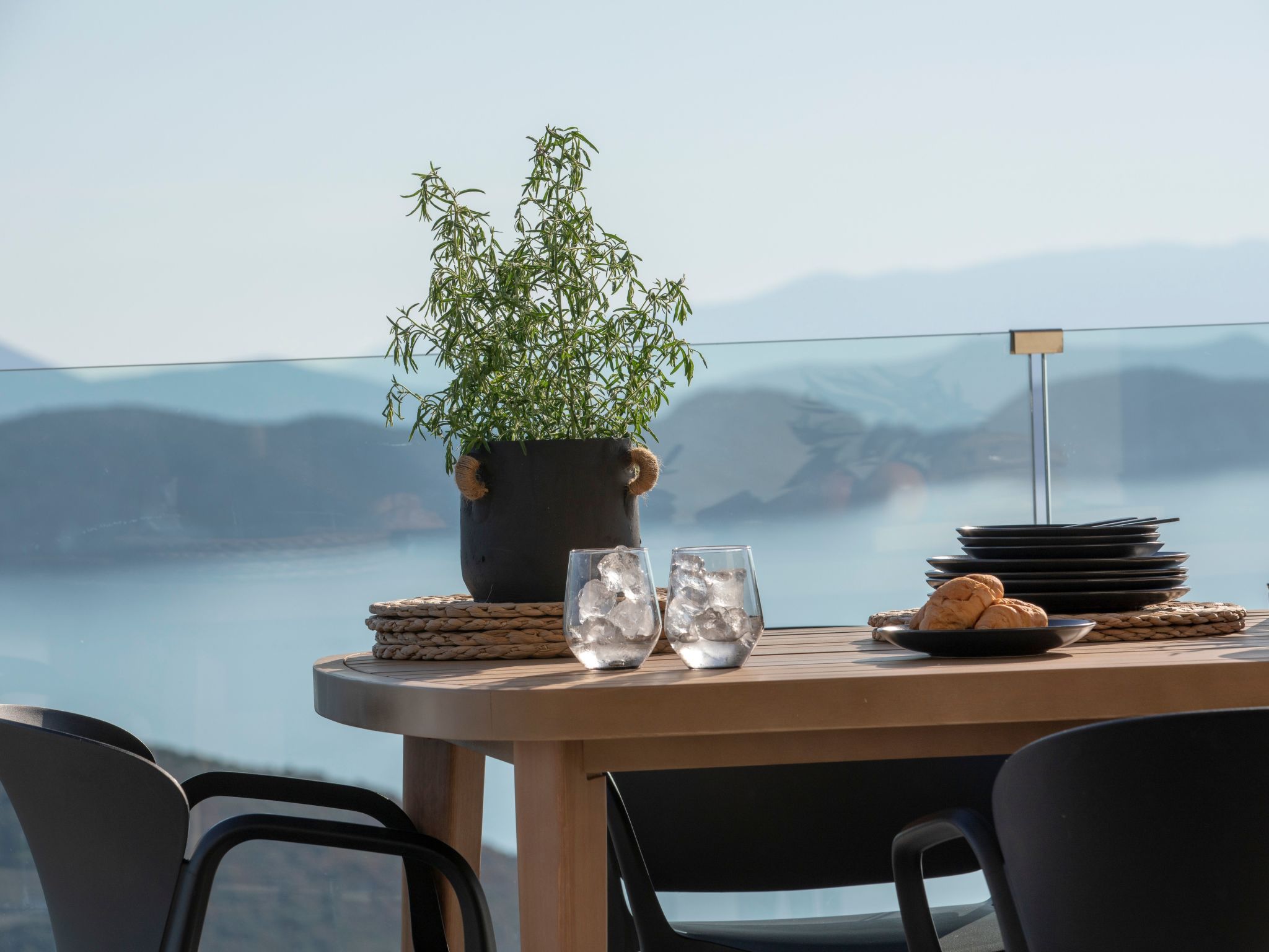 Ferienvilla "Yoni Villa" mit Infinity Pool-Image-tags.info