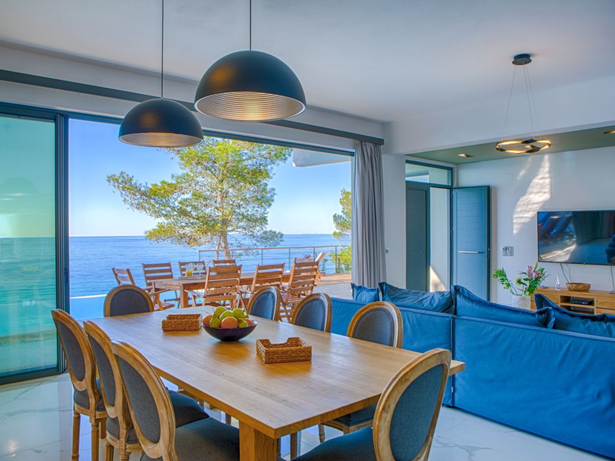 Milos Bay Villas- Brandneue moderne Villa mit spektakulärem Blick auf den Stran-Binnen