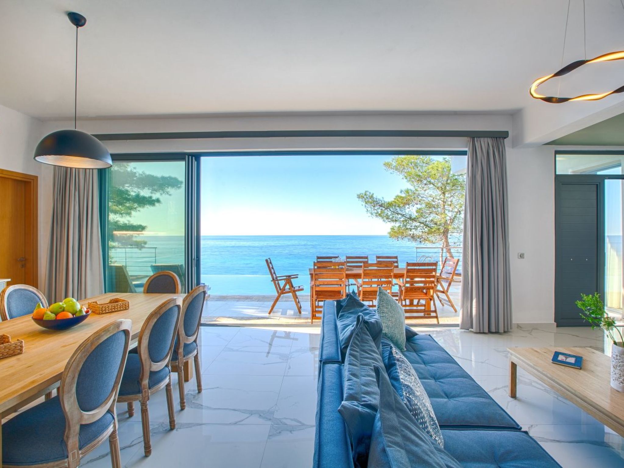 Milos Bay Villas- Brandneue moderne Villa mit spektakulärem Blick auf den Stran-Binnen