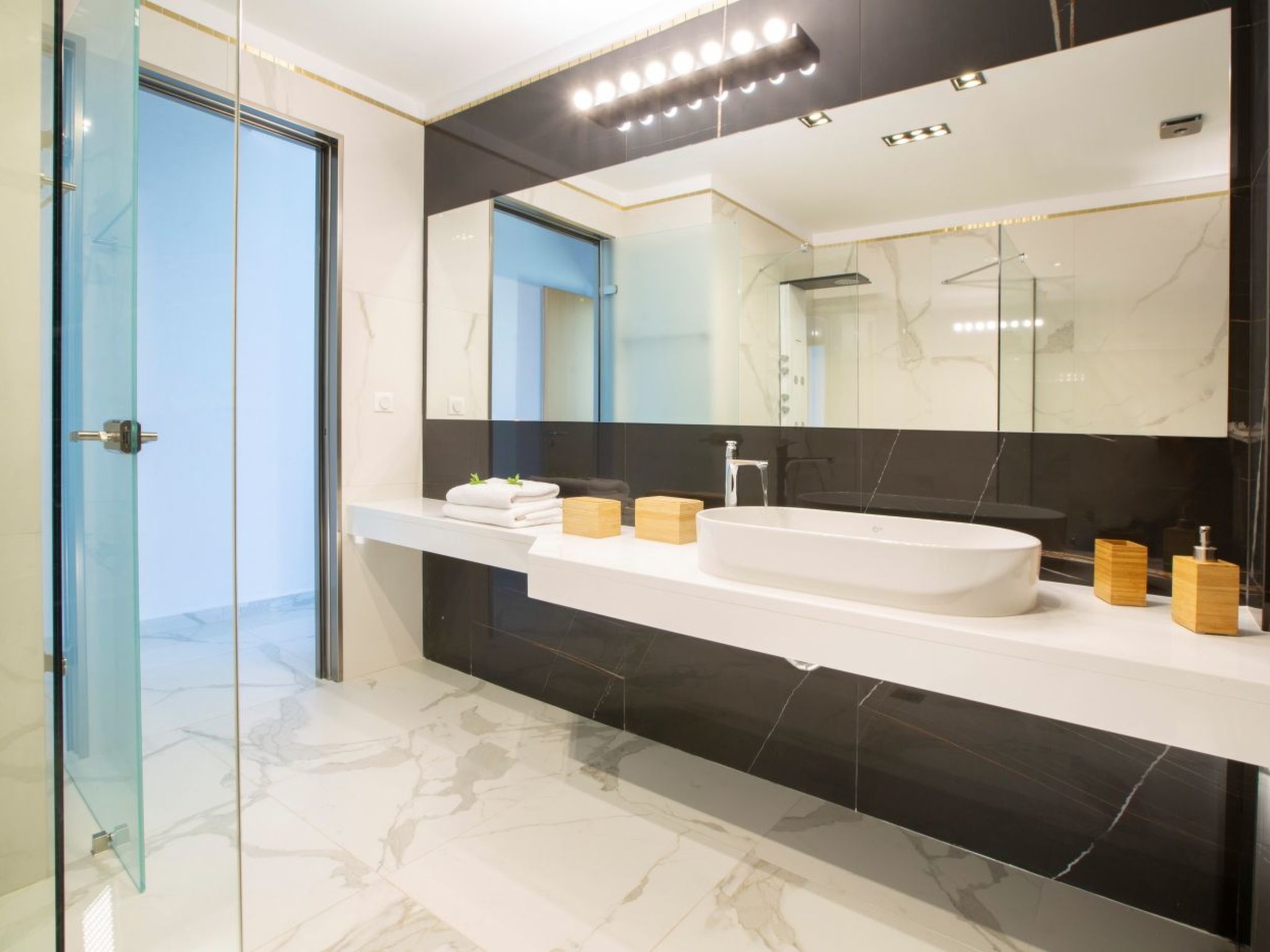 Milos Bay Villas- Brandneue moderne Villa mit spektakulärem Blick auf den Stran-Binnen