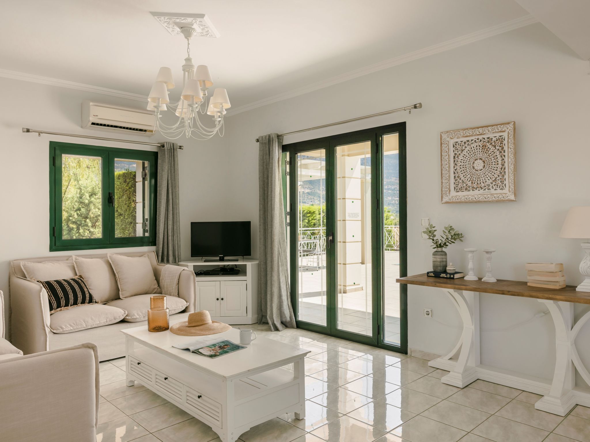 Ferienvilla "Seaspray" mit Blick auf das Wasser-Dedans