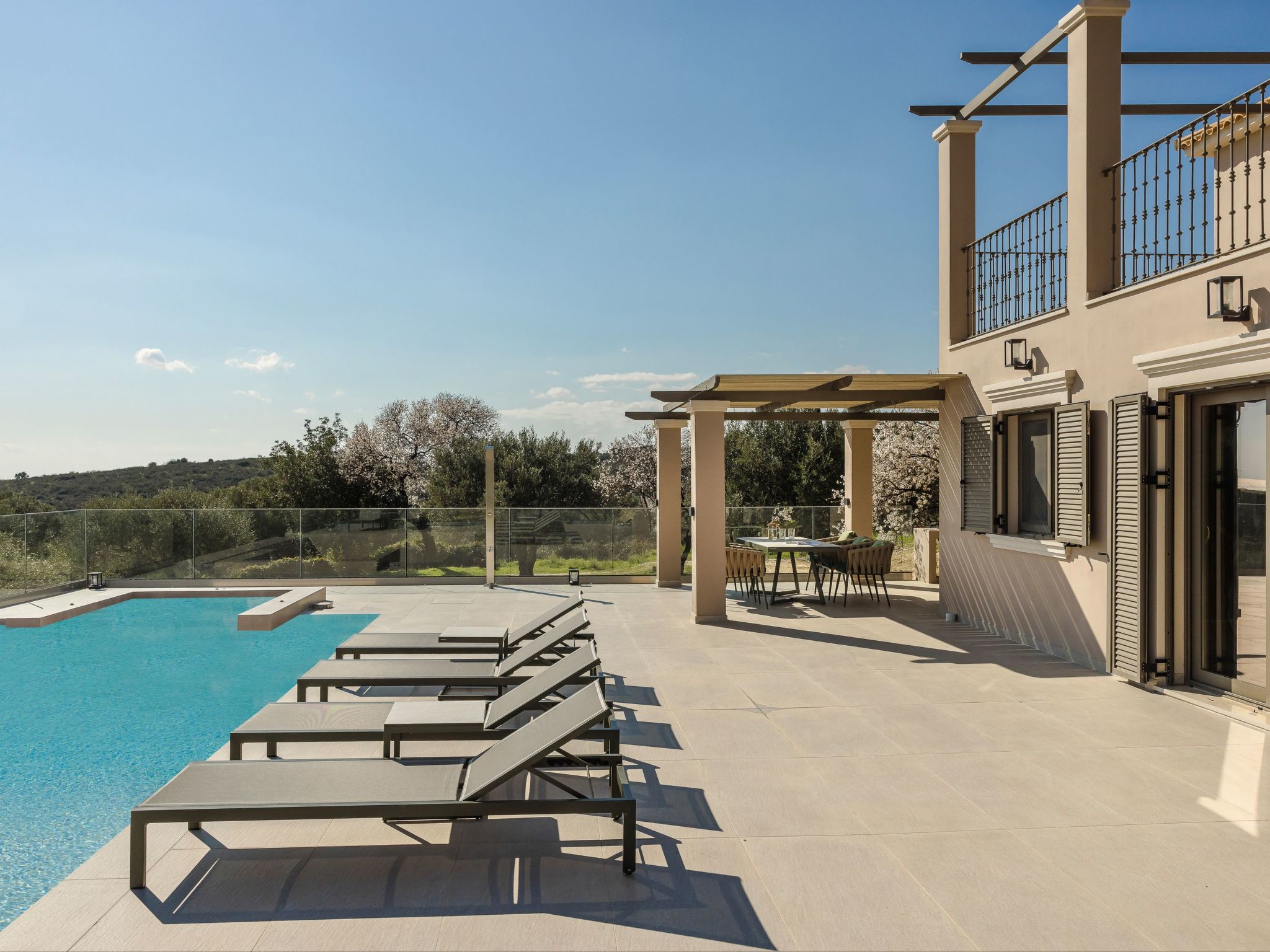 Villa Oro von Agathera-Dehors