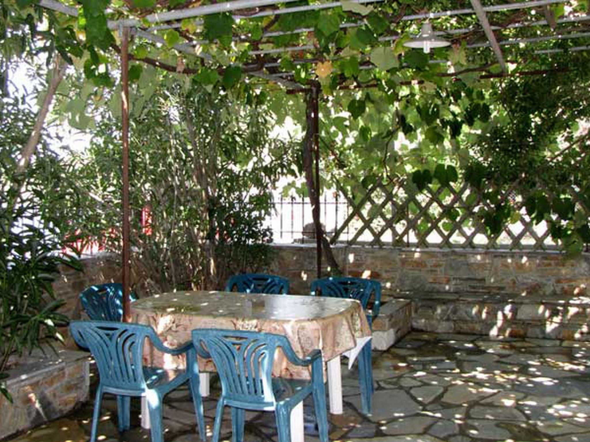 Niki Studios 1 — Terrace (3 of 28)