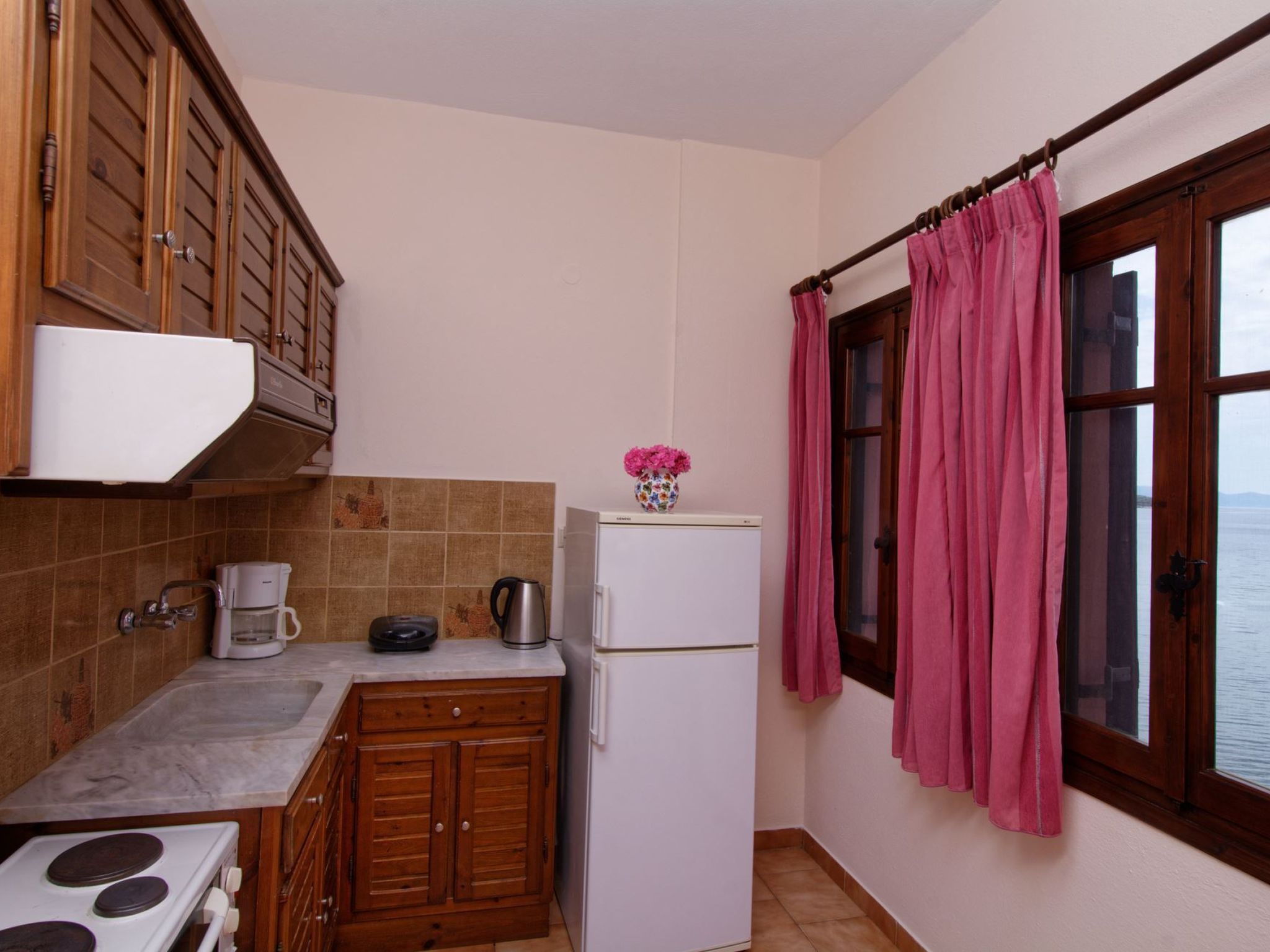 Zoe 4 - Image 4