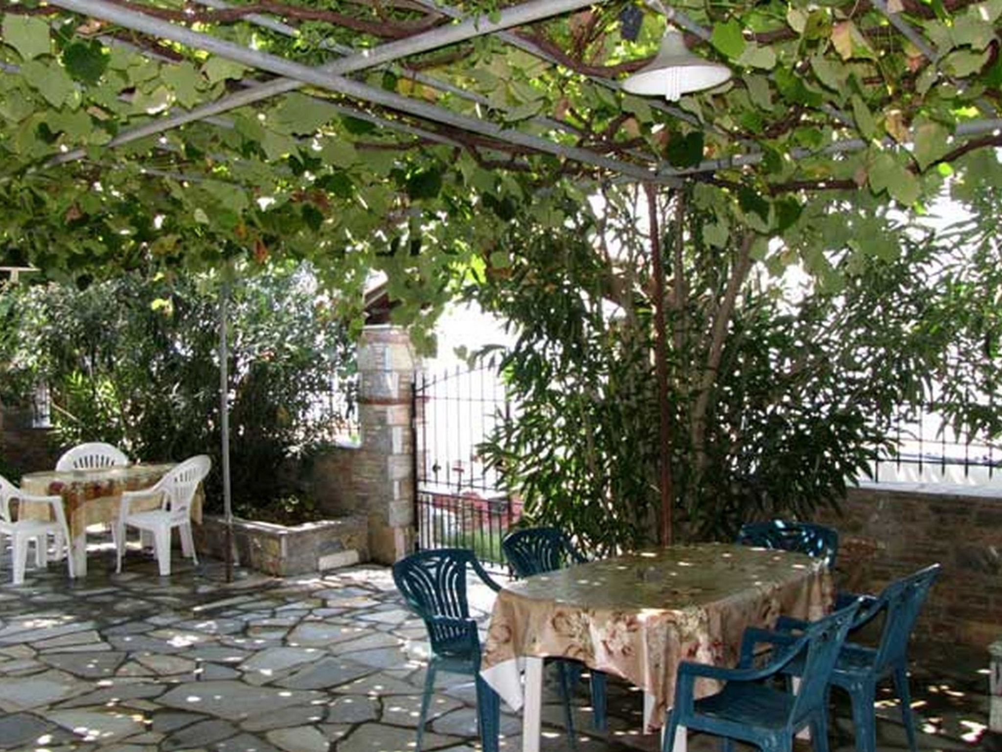 Niki Studios 2 — Terrace (2 of 28)