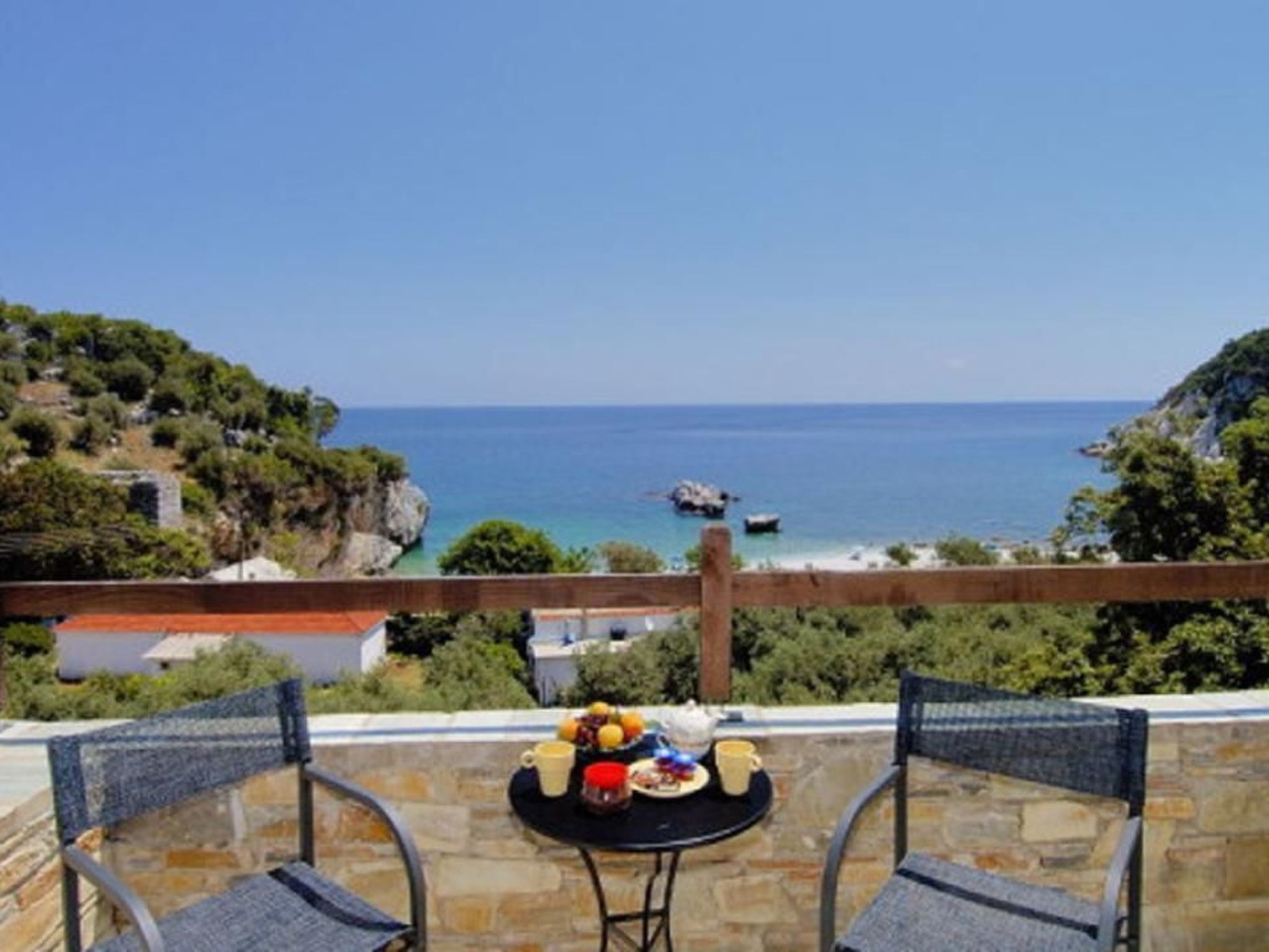 Dimitris Studios mit Balkon 2-3 Pers # B4 — view 1 of 33