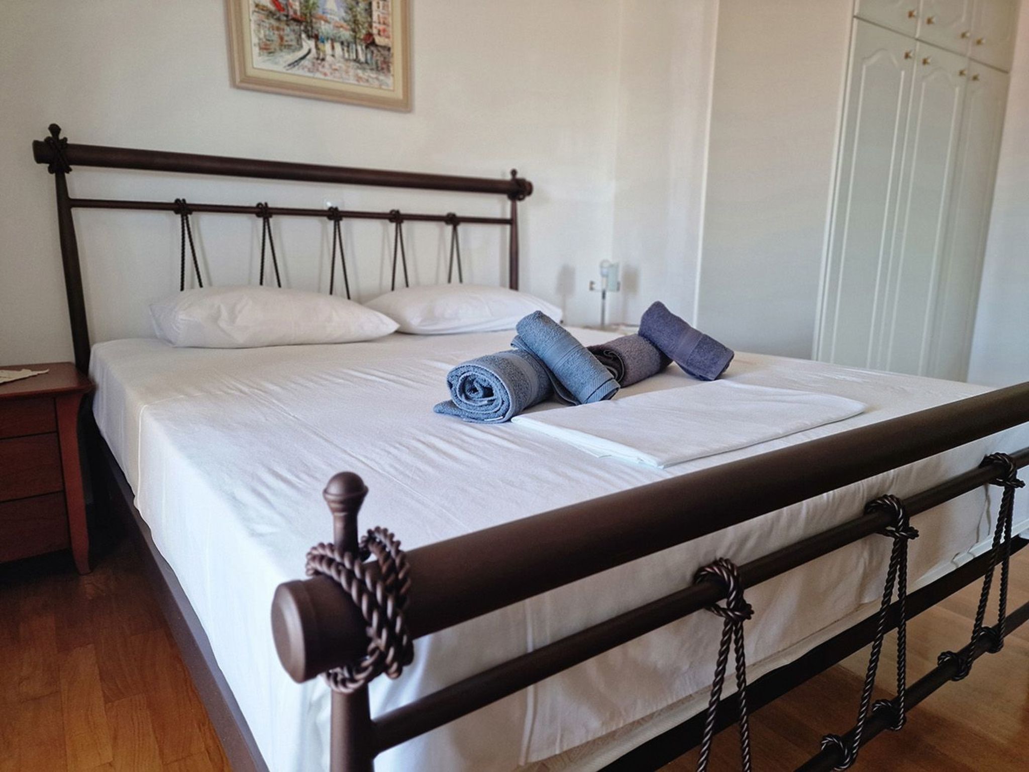 Vollständig umschlossene und großzügig angelegte dreistöckige Ferienvilla mit f-Image-tags.info