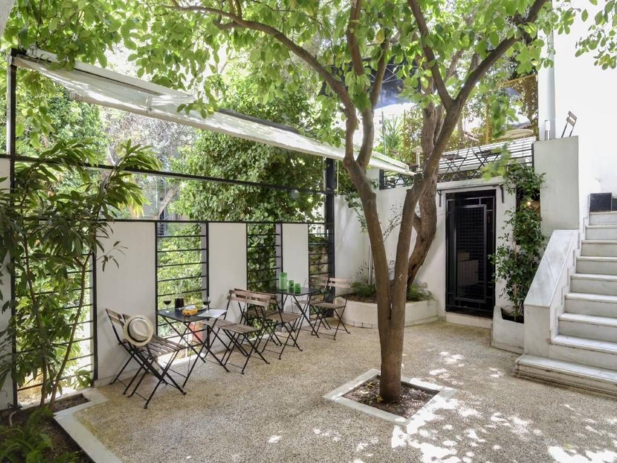 Studio "Purple Heart" mit Terrasse-Outside