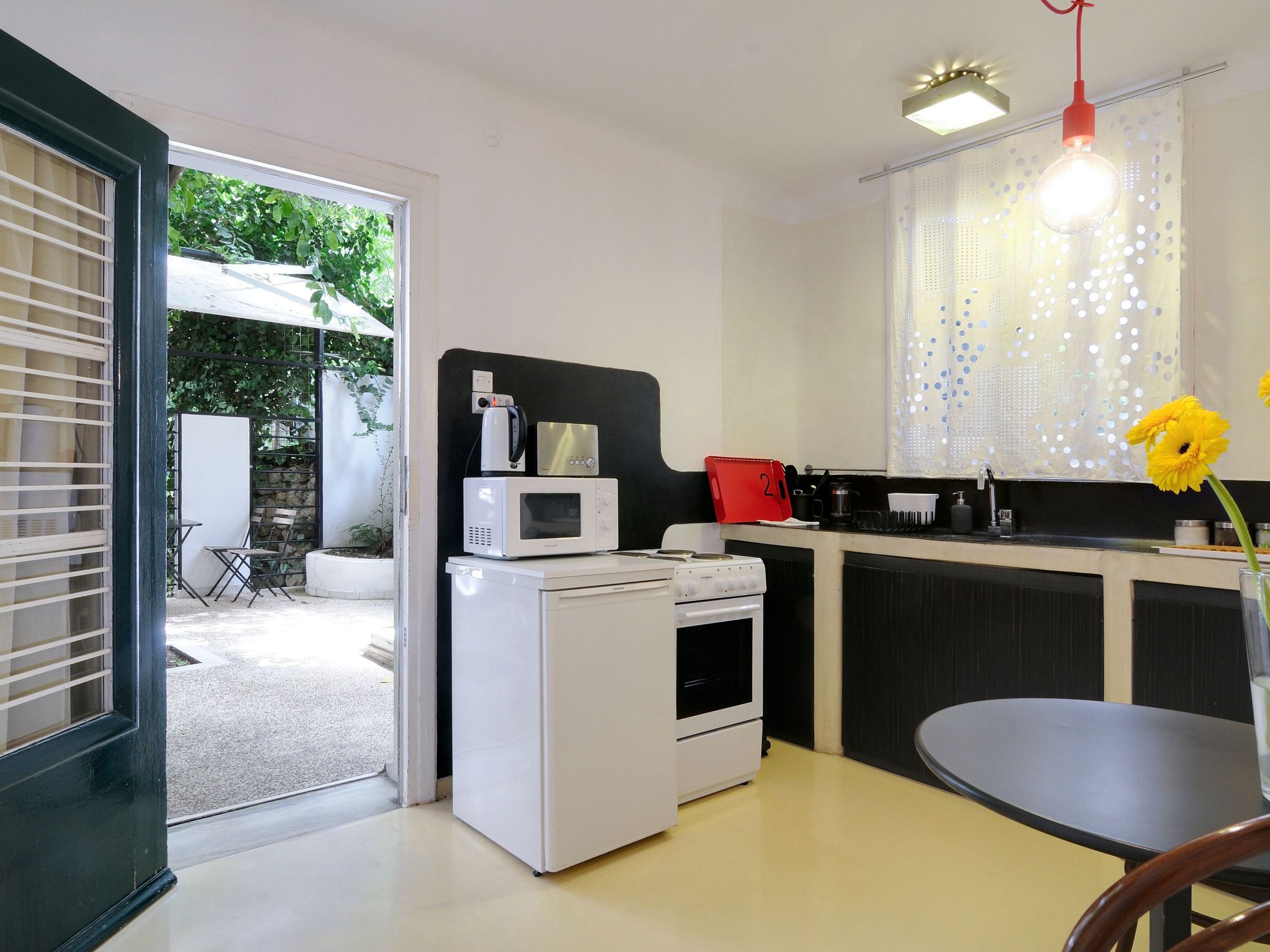 Studio "Kranichschnabel" mit Grill-Dedans