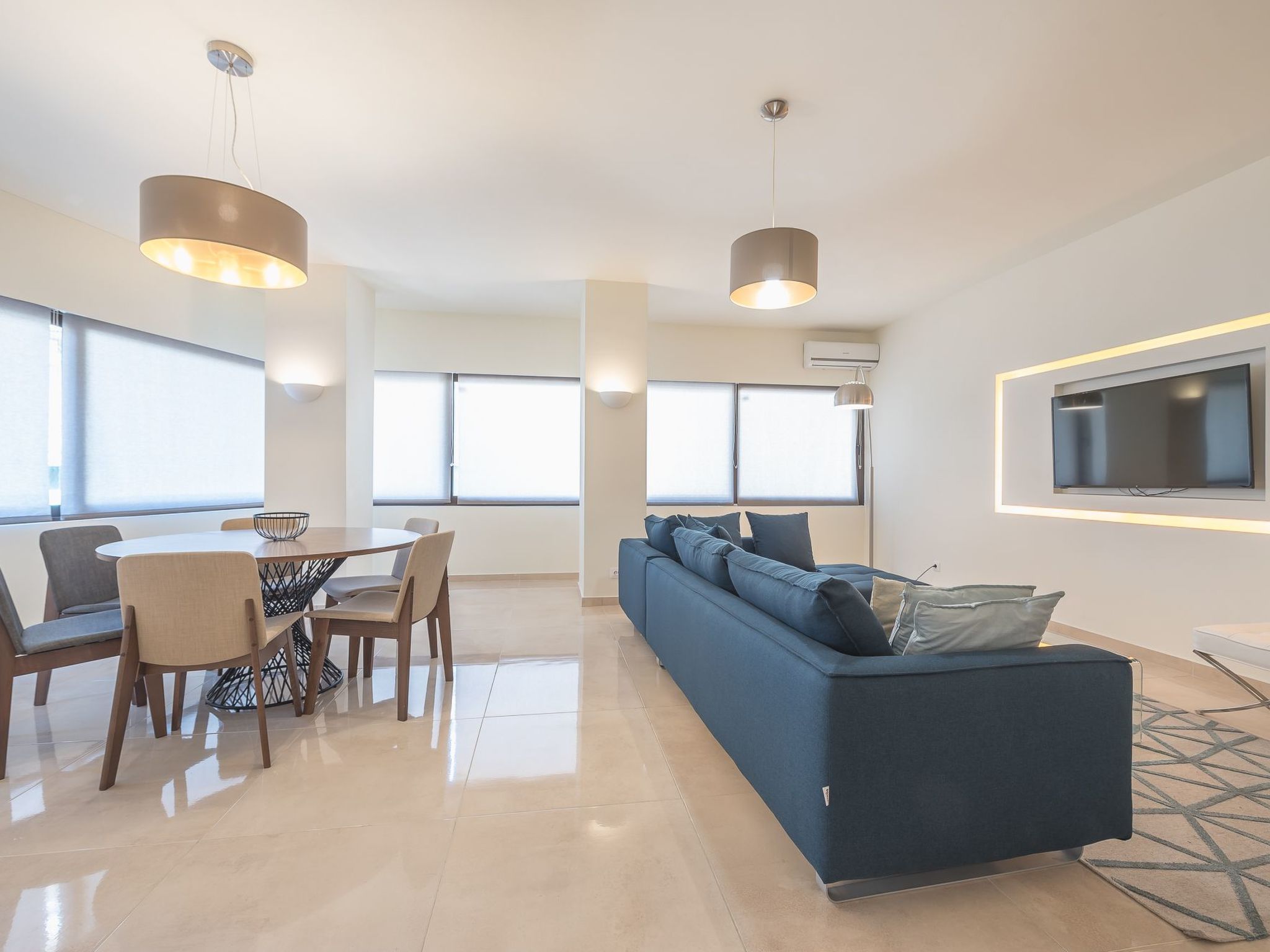 Stilvolle 2 Schlafzimmer, nur wenige Schritte von Fokionos Negri-Binnen