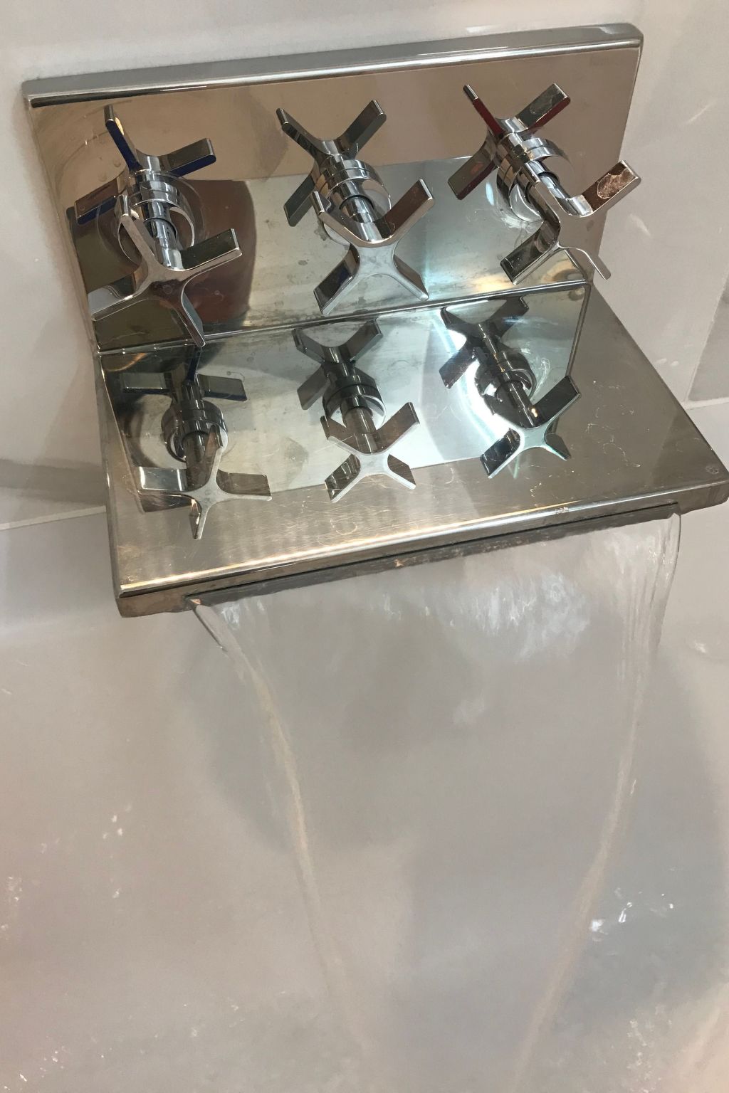 Stilvolle 2 Schlafzimmer, nur wenige Schritte von Fokionos Negri-Binnen