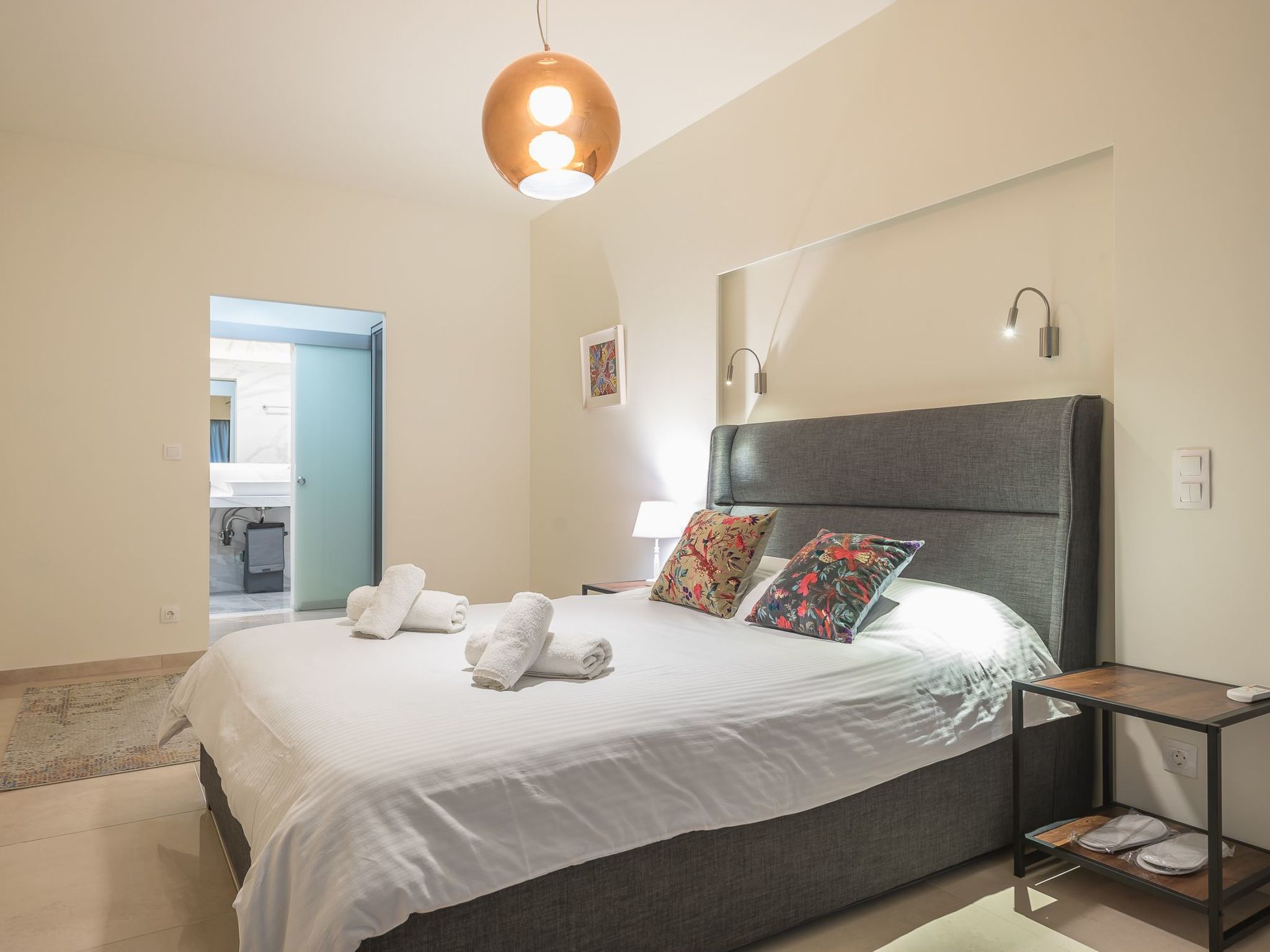 Stilvolle 2 Schlafzimmer, nur wenige Schritte von Fokionos Negri-Binnen