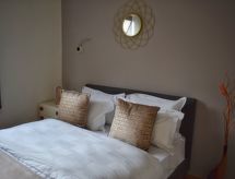 Ruim 4-kamerappartement met terras op 500m van Athene centrum - thumbnail 3