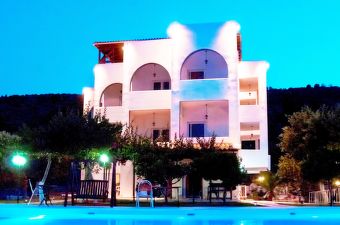 Ferienhauser Ferienwohnungen Athen Jacuzzi Interchalet