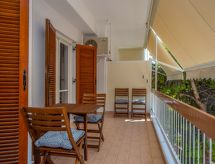 Luxe appartement Varkiza: Zee op 90m, centrum op loopafstand - thumbnail 4