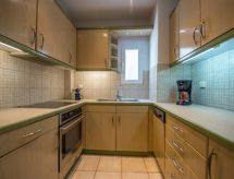 Luxe appartement Varkiza: Zee op 90m, centrum op loopafstand - thumbnail 6
