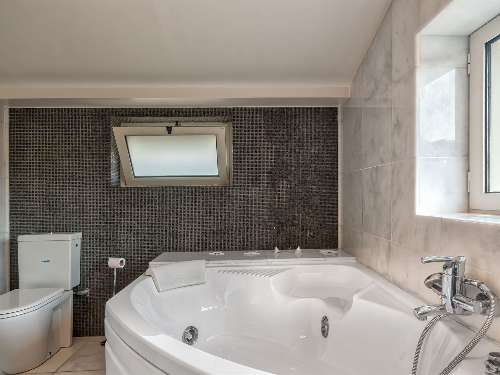 Ferienvilla auf einem privaten und sicheren Grundstück-Binnen