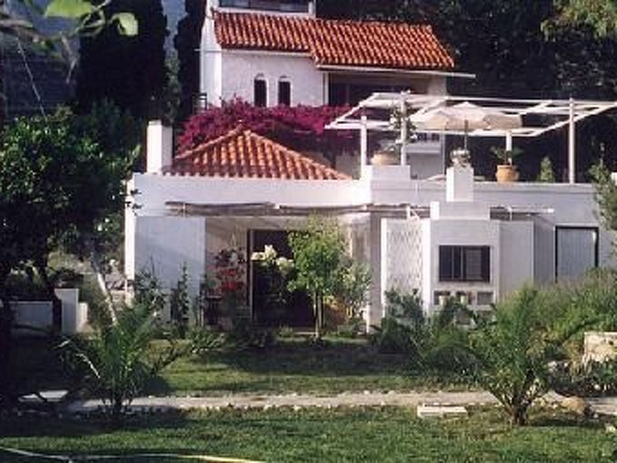 Spiti Louloudia-Buiten