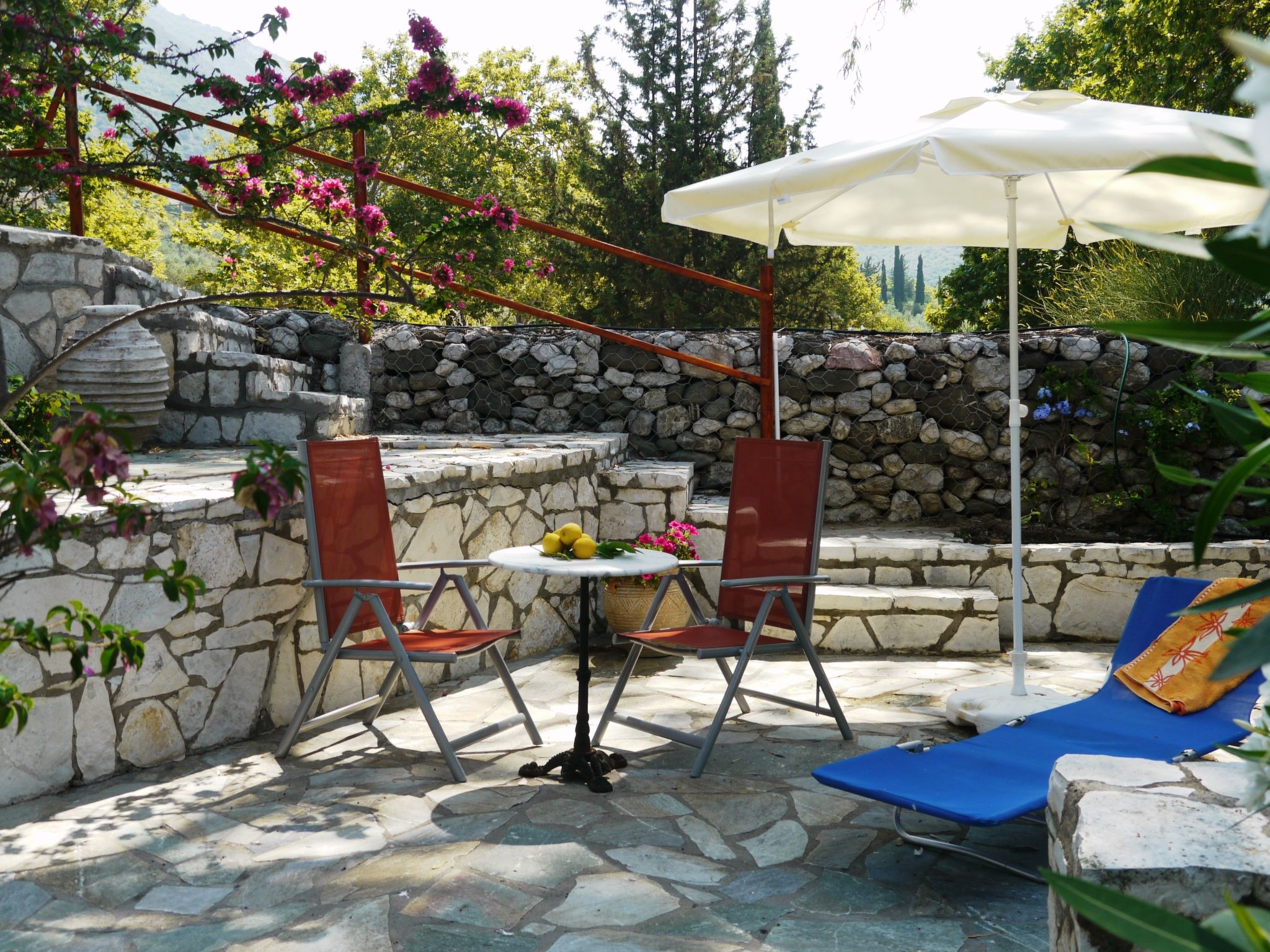 Spiti Louloudia-Buiten