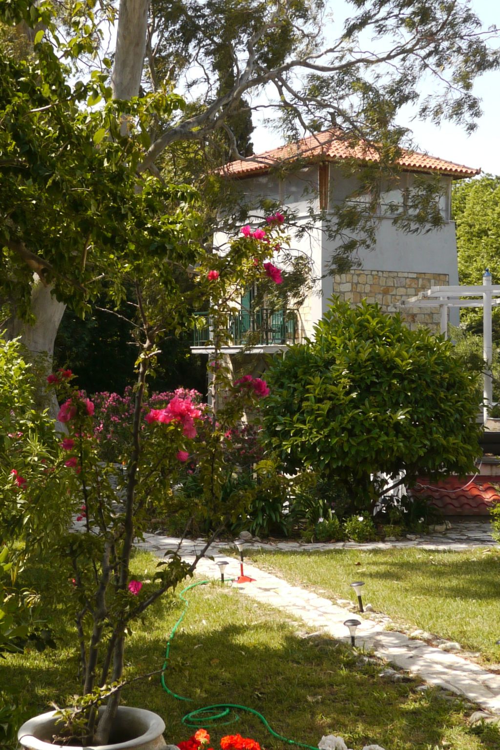 In Paralia Sergoulas mit Kleinem Balkon