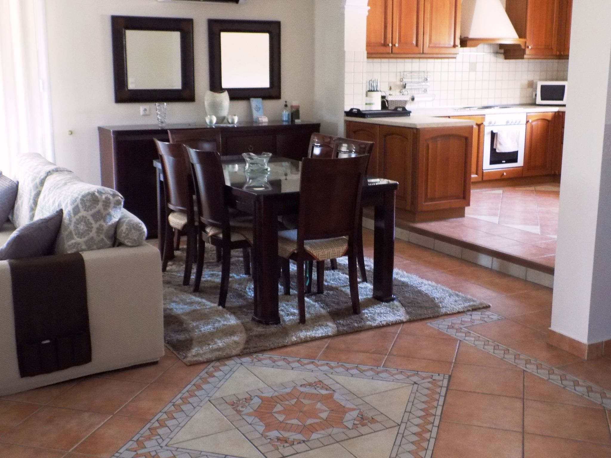 "Villa Rodon" mit privatem Pool-Binnen