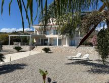 Anwesen "Villa Livadia" mit Infinity-Pool