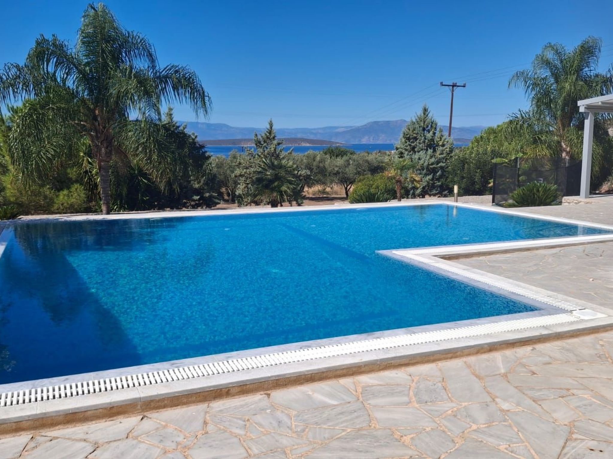 Anwesen "Villa Livadia" mit Infinity-Pool-Buiten