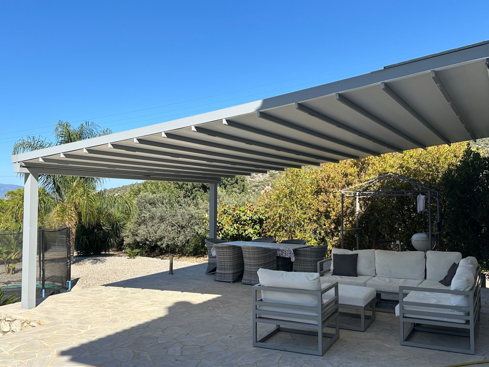 Anwesen "Villa Livadia" mit Infinity-Pool-Binnen