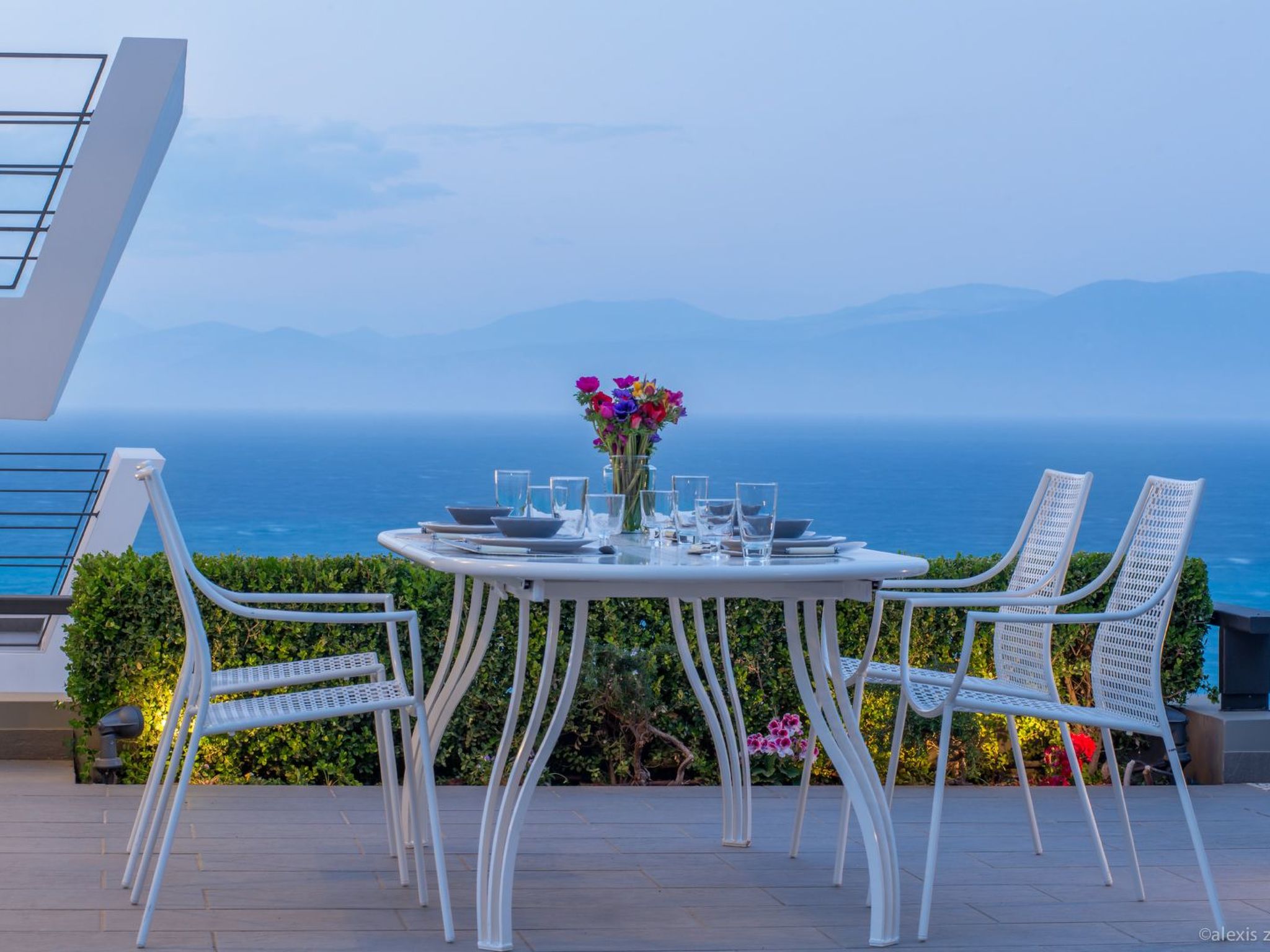 Mit Blick auf das Wasser