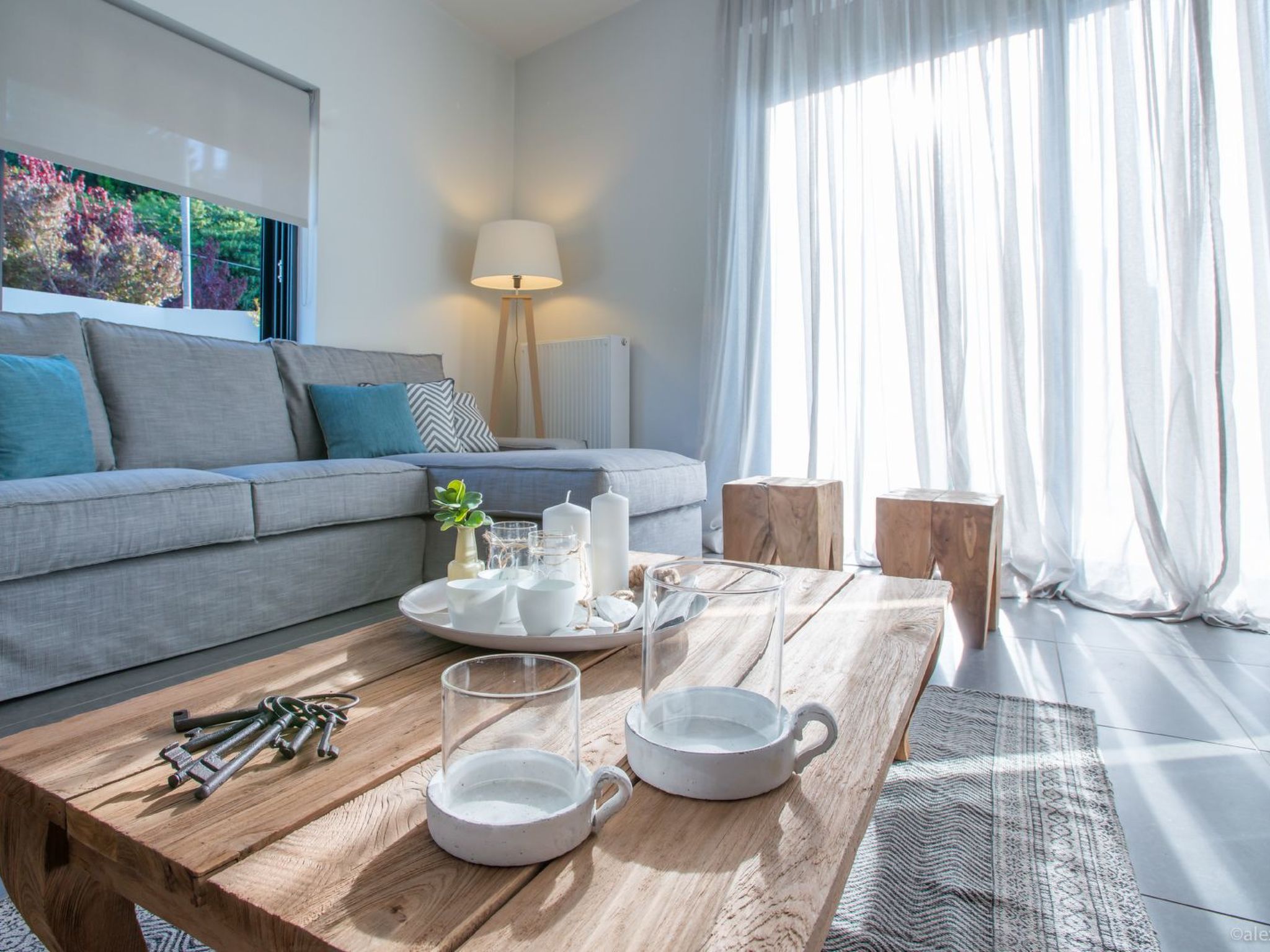 Mit Blick auf das Wasser-Dehors