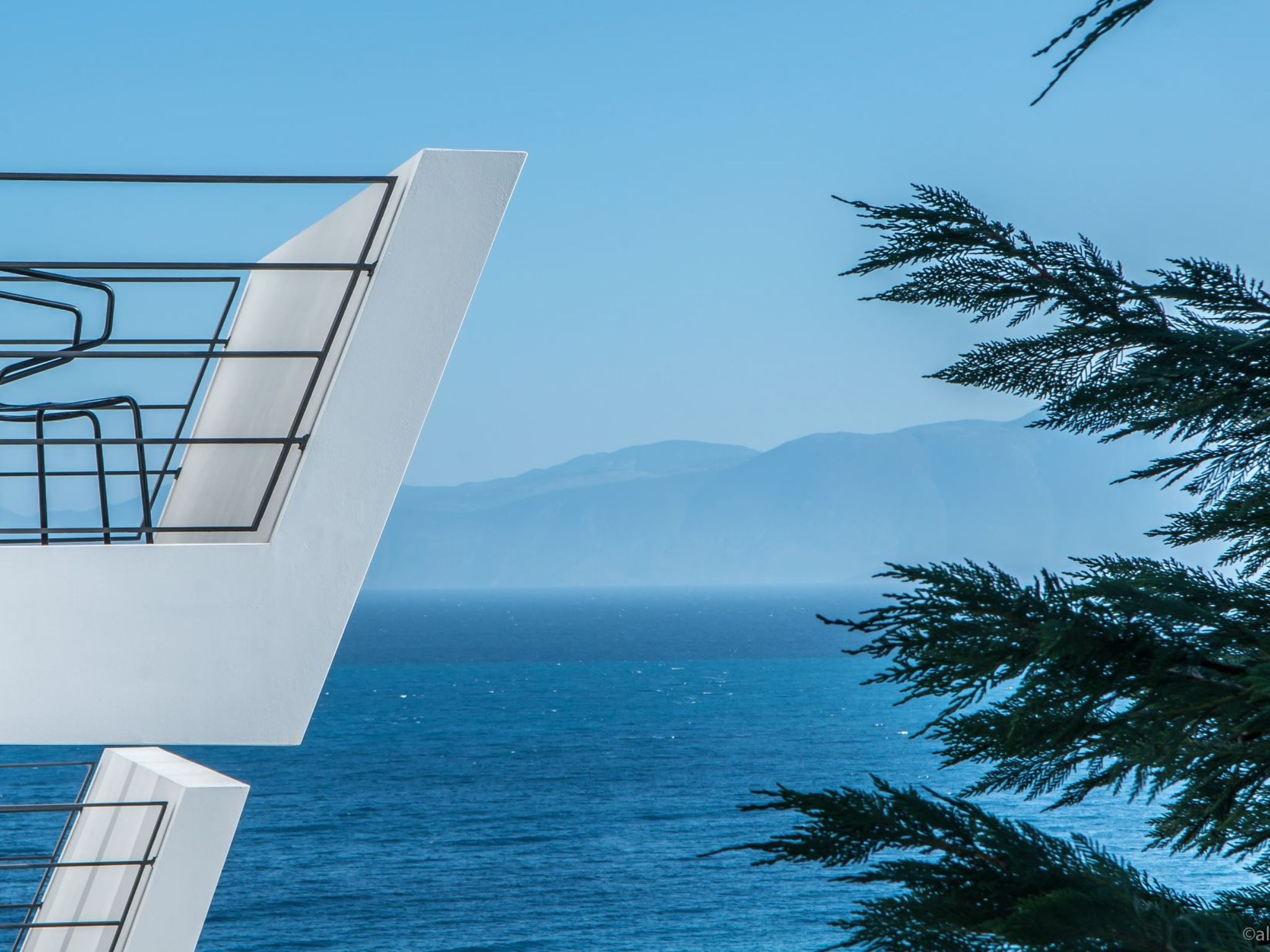 Mit Blick auf das Wasser