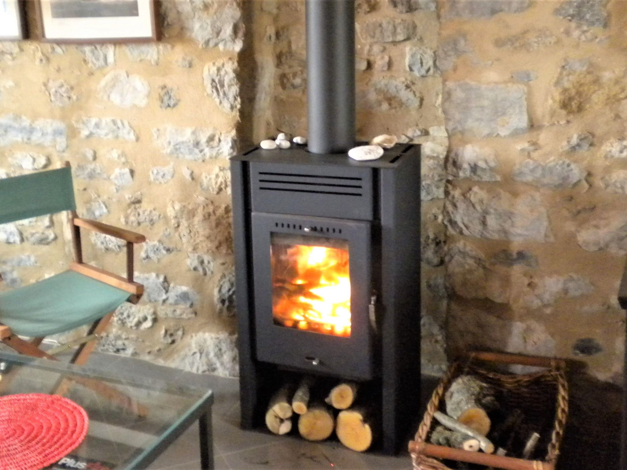 Steinhaus in Leonido mit Parkplatz-Binnen