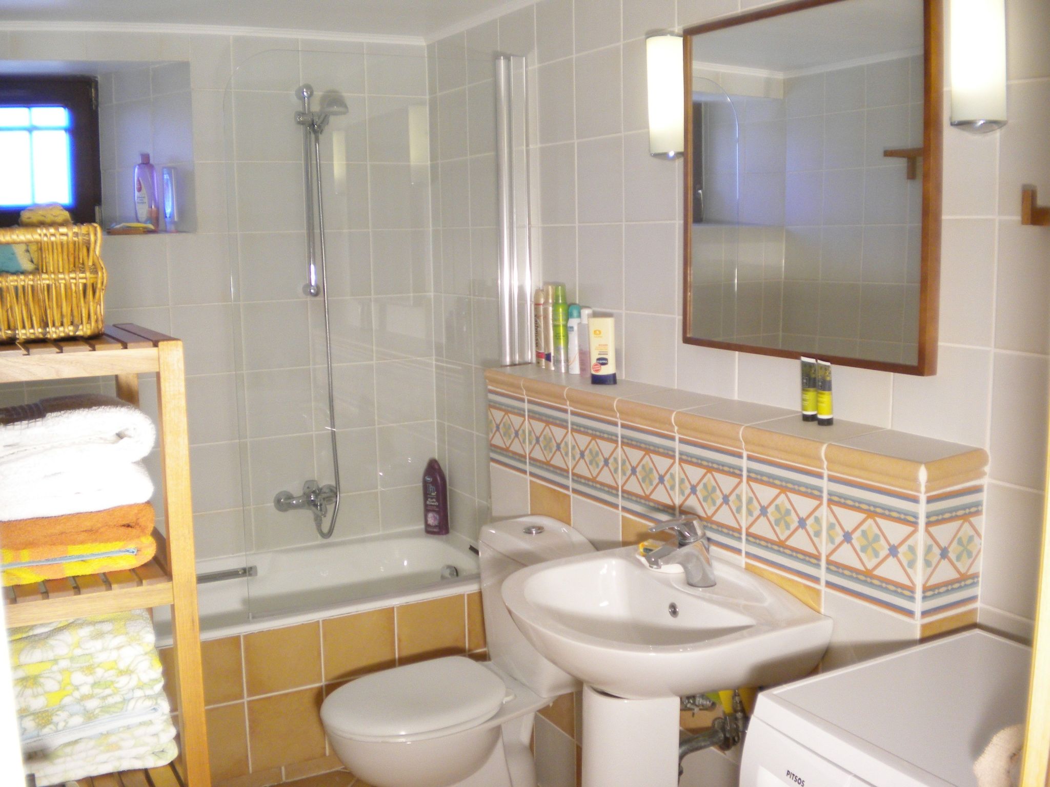 Steinhaus in Leonido mit Parkplatz-Binnen