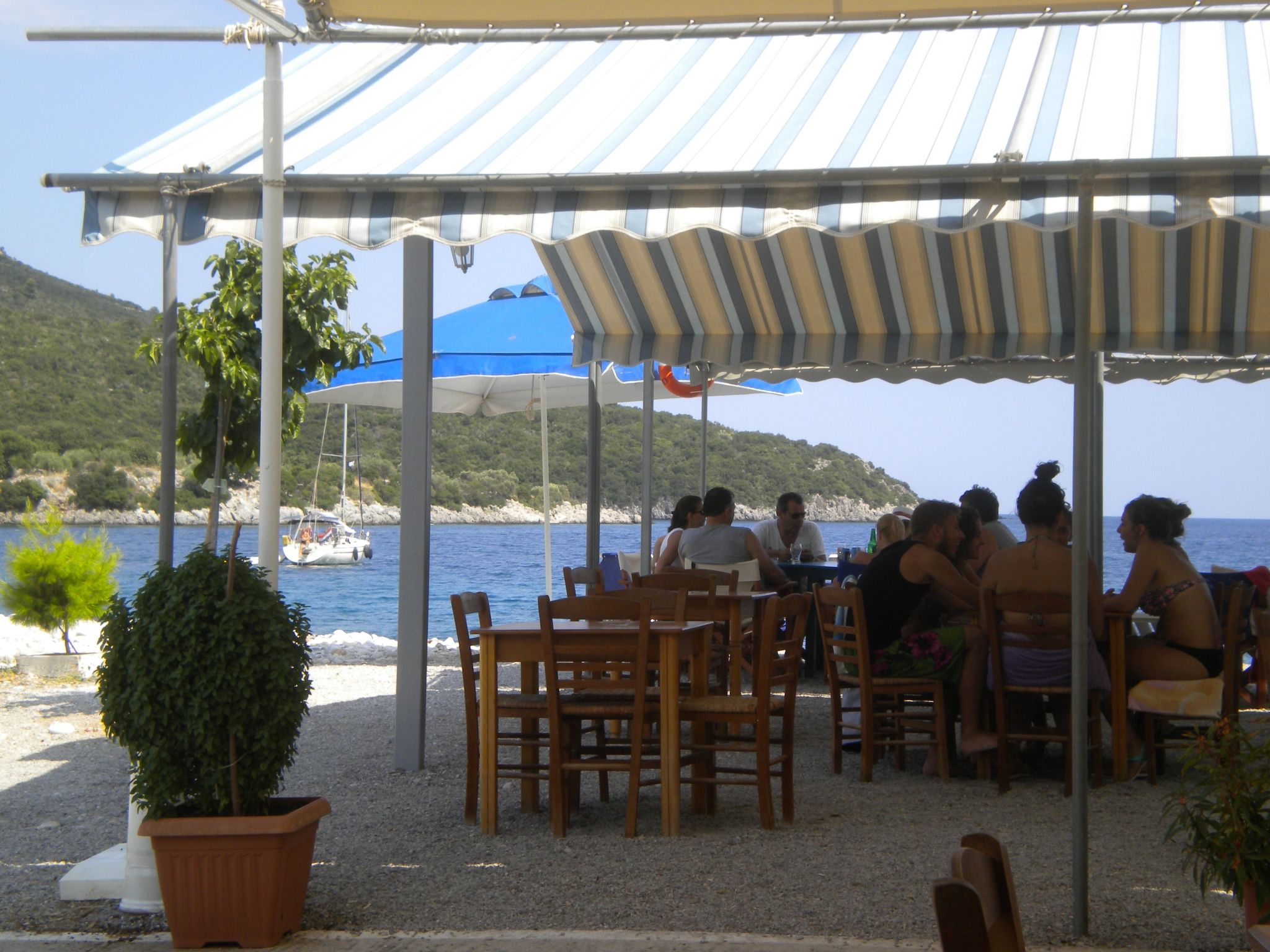 Steinhaus in Leonido mit Parkplatz-Binnen